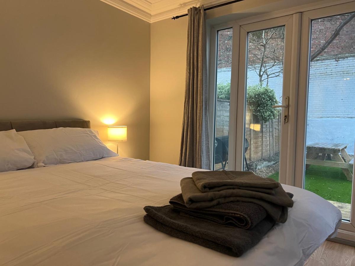 לונדון Lovely 2-Bedroom Victorian Flats מראה חיצוני תמונה